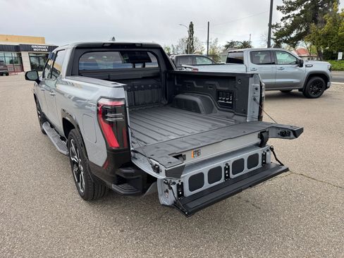 New 2025 GMC Sierra EV Denali image 9