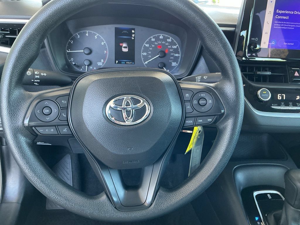 Used 2025 Toyota Corolla LE FWD image 20