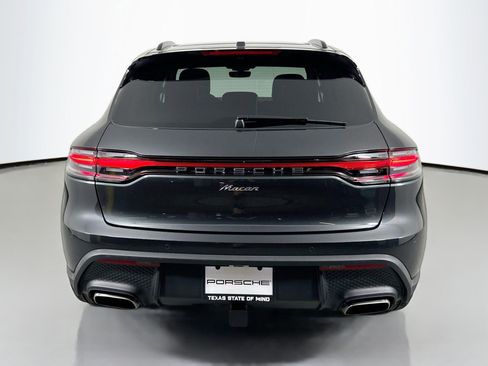 Certified 2025 Porsche Macan image 6