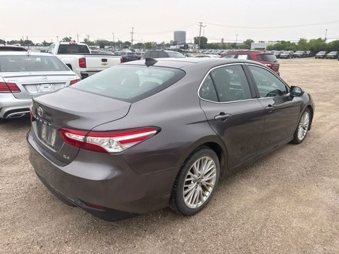 Used 2018 Toyota Camry XLE w/ Driver Assist Package FWD image 3
