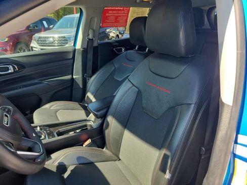 Used 2022 Jeep Compass Trailhawk AWD/4WD image 19