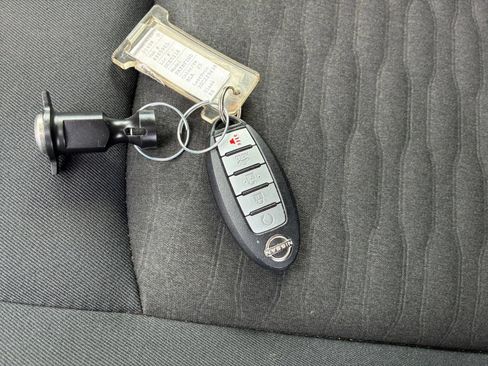 Used 2025 Nissan Pathfinder SV FWD image 22