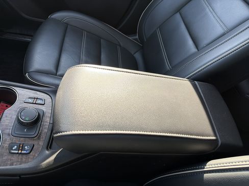 Used 2023 GMC Acadia Denali w/ Denali Technology Package FWD image 62