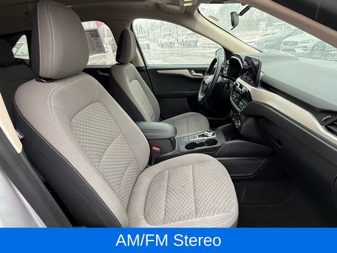Used 2020 Ford Escape SE image 17