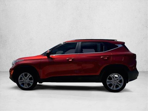 Used 2022 Kia Seltos S FWD image 6