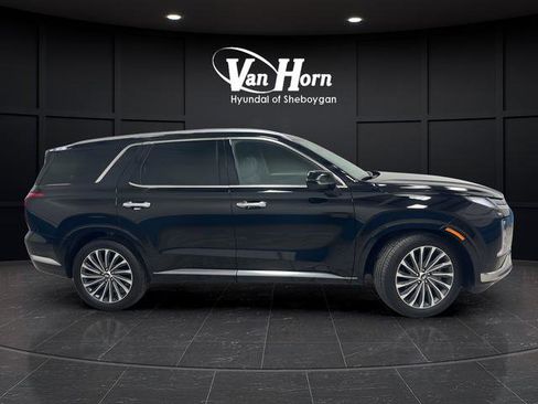 Used 2024 Hyundai Palisade Calligraphy image 2