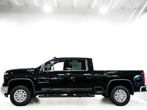 Used 2024 Chevrolet Silverado 2500 LTZ w/ LTZ Plus Package AWD/4WD image 4