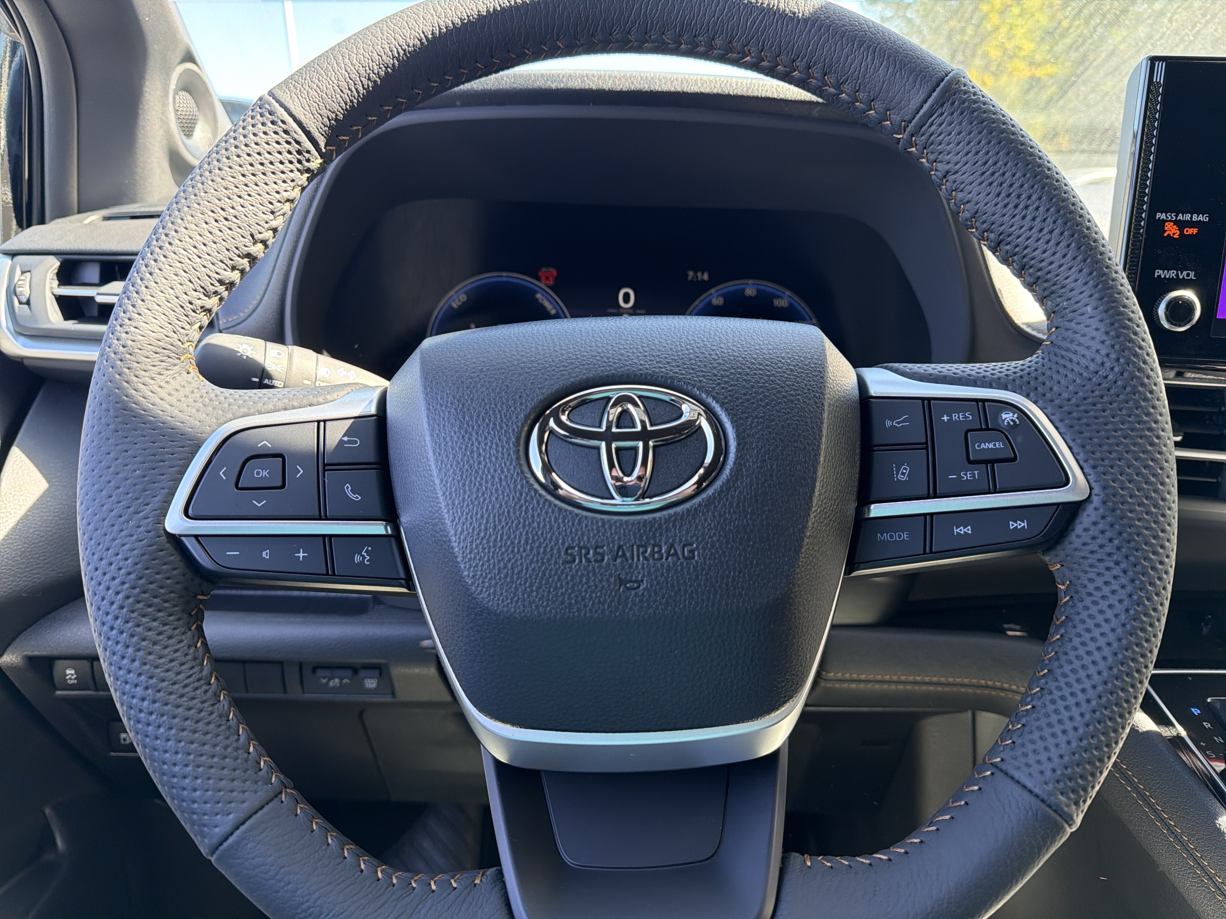New 2026 Toyota Sienna XLE Woodland Edition AWD/4WD image 15