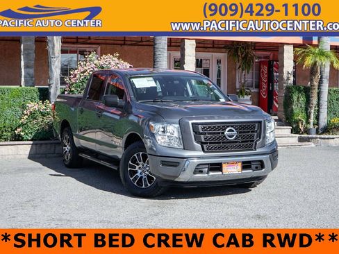 Used 2022 Nissan Titan SV image 1