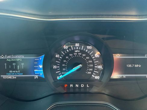 Used 2020 Ford Fusion SE FWD image 10