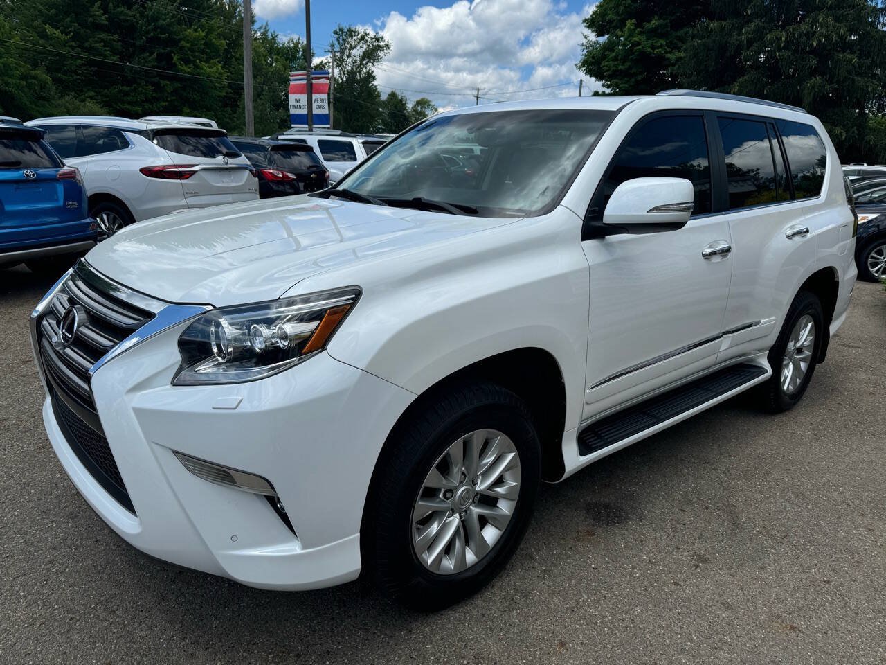Used 2014 Lexus GX 460 w/ Premium Package AWD/4WD image 2