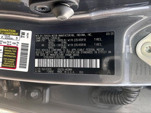 Used 2020 Toyota Highlander XLE FWD image 38