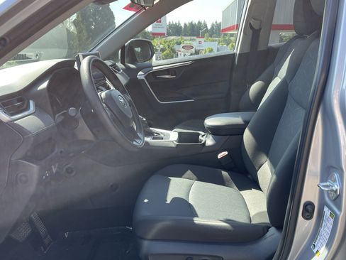 Certified 2025 Toyota RAV4 XLE AWD/4WD image 10