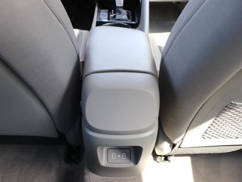 Used 2025 Hyundai Elantra SEL FWD image 21