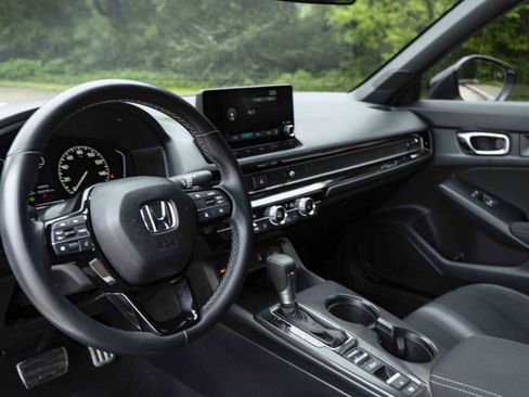 Used 2025 Honda Civic Sport image 16