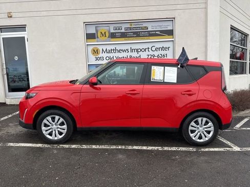 Certified 2024 Kia Soul LX image 2
