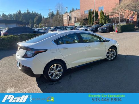 Used 2017 Chevrolet Volt Premier w/ Driver Confidence II Package image 9