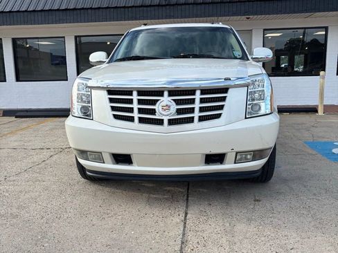 Used 2012 Cadillac Escalade ESV Luxury image 2