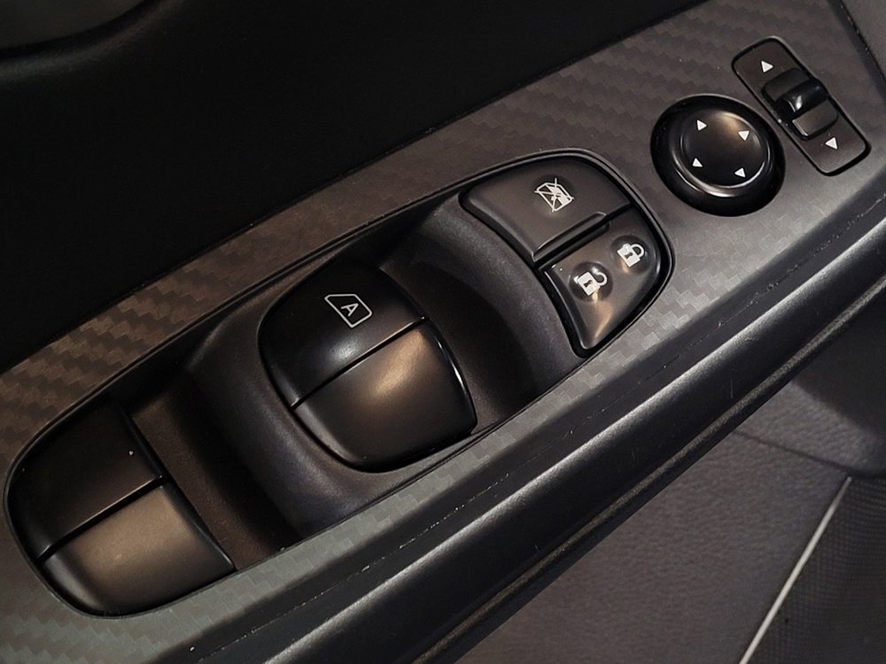 Used 2024 Nissan Sentra SV FWD image 27