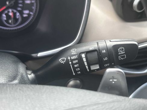 Certified 2022 Hyundai Santa Fe SEL image 22