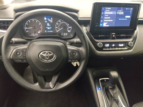 Used 2025 Toyota Corolla LE FWD image 22
