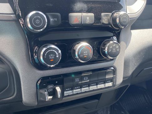 New 2026 RAM 5500 Tradesman w/ Chrome Appearance Group AWD/4WD image 25