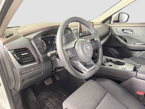 Used 2021 Nissan Rogue SV FWD image 10