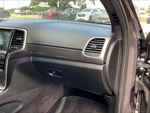 Used 2018 Jeep Grand Cherokee Altitude AWD/4WD image 21