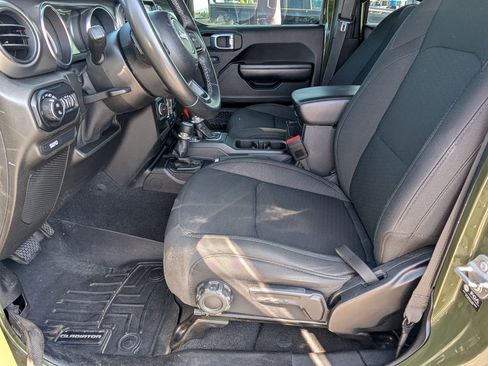 Used 2021 Jeep Gladiator Sport AWD/4WD image 13