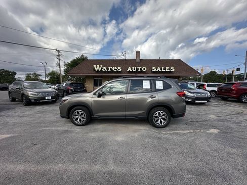 Used 2020 Subaru Forester Premium AWD/4WD image 12