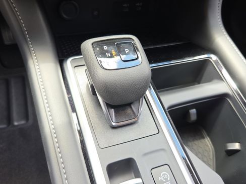 New 2026 Nissan Pathfinder SL FWD image 19