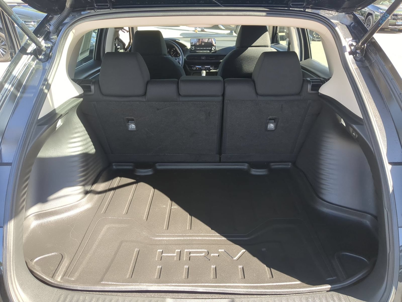 Used 2024 Honda HR-V LX image 31
