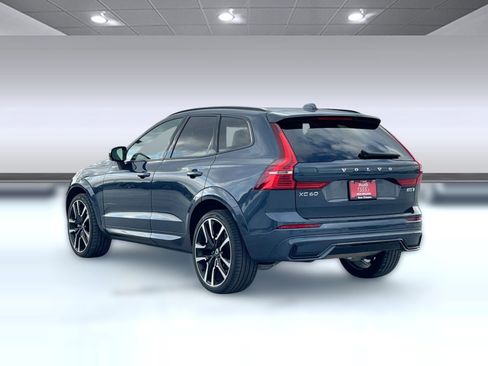 Used 2023 Volvo XC60 B5 Ultimate w/ Climate Package image 3