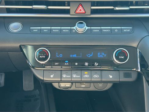 New 2026 Hyundai Elantra Limited FWD image 36
