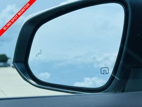 Used 2021 Toyota Highlander XLE FWD image 9