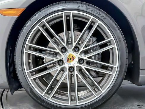 Used 2018 Porsche 911 Carrera image 26