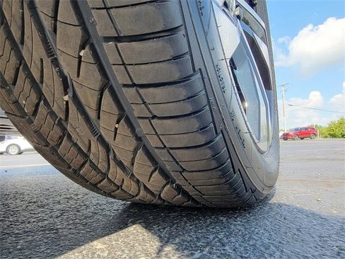 Used 2023 Volvo XC40 B5 Ultimate w/ Protection Package Premier image 18