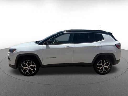 Used 2025 Jeep Compass Limited AWD/4WD image 9