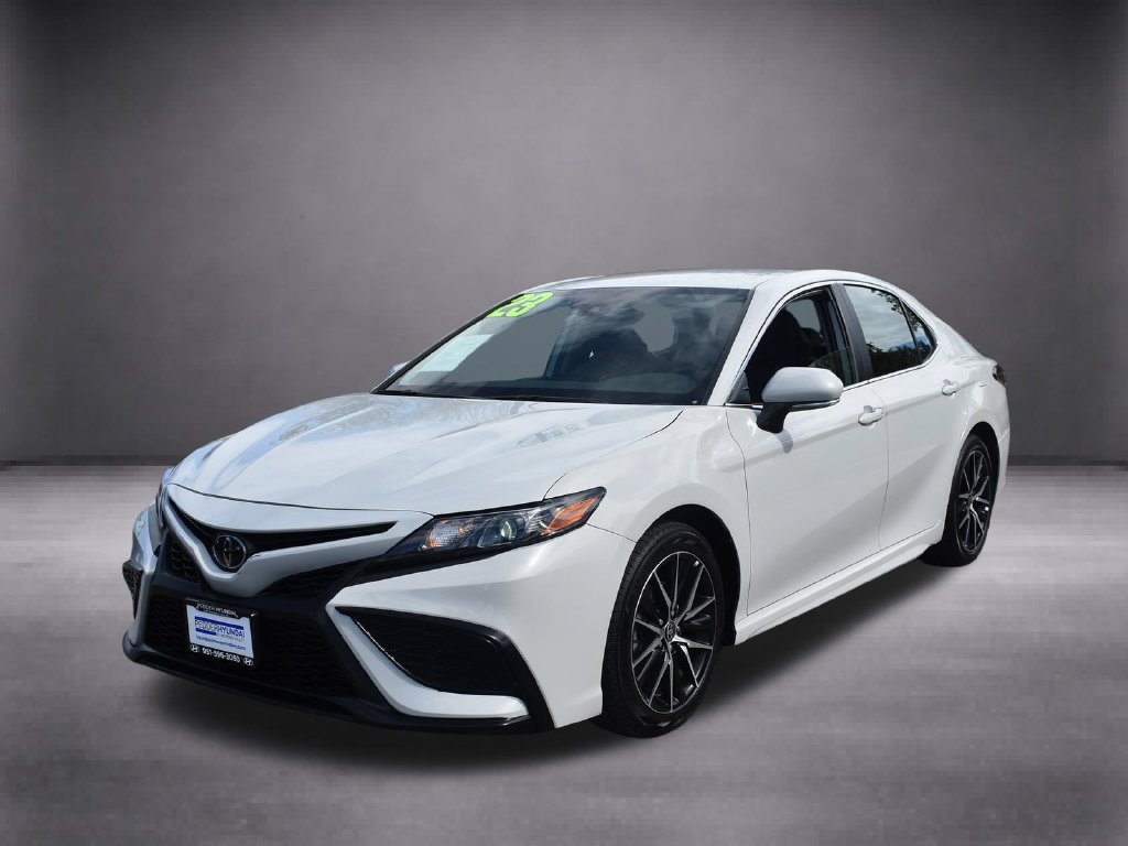 Used 2023 Toyota Camry SE FWD image 3