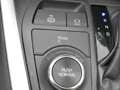 Used 2024 Toyota RAV4 XLE AWD/4WD image 34