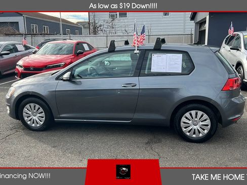 Used 2015 Volkswagen Golf S image 2