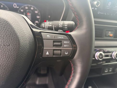 Used 2025 Honda Pilot Black Edition image 22