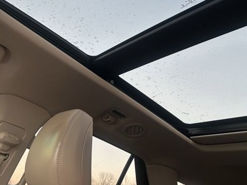 Used 2021 Ford Explorer XLT w/ Equipment Group 202A image 16