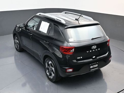 Certified 2025 Hyundai Venue SEL image 20
