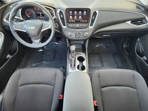 Used 2025 Chevrolet Malibu RS FWD image 28