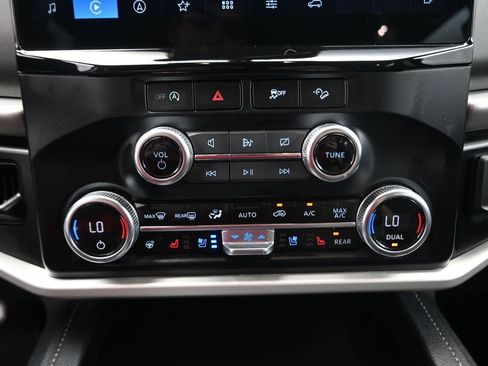 Used 2024 Ford Expedition Max XLT AWD/4WD image 9