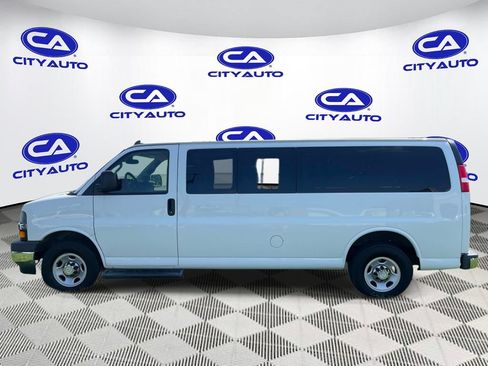 Used 2020 Chevrolet Express 3500 LT w/ LT Preferred Equipment Group RWD image 10