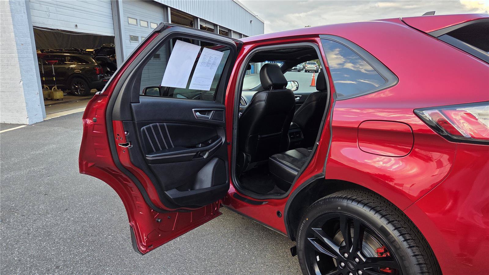 Used 2020 Ford Edge ST w/ Equipment Group 401A AWD/4WD image 27