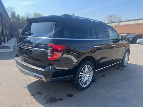 Used 2023 Ford Expedition Limited AWD/4WD image 5