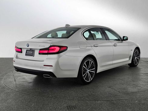 Used 2023 BMW 530e w/ Executive Package image 3
